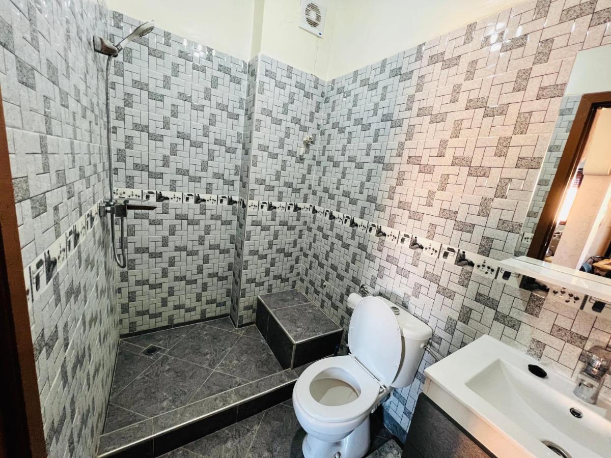 Julie's Private Apartment *